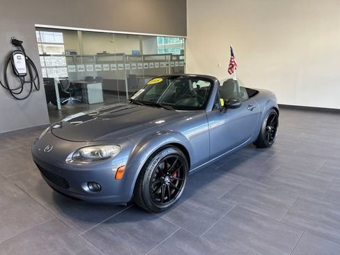 Used 2008 MAZDA MX-5 Miata Grand Touring RWD image 24
