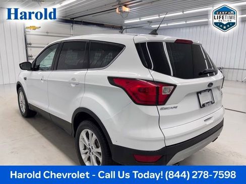 Used 2019 Ford Escape SE image 4