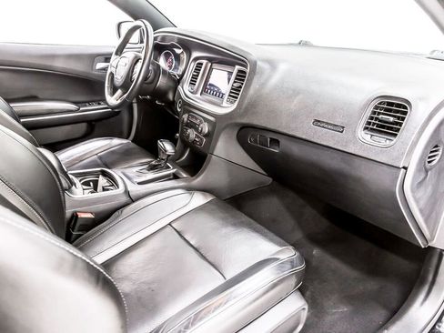 Used 2021 Dodge Charger SXT w/ Leather Interior Group RWD image 31
