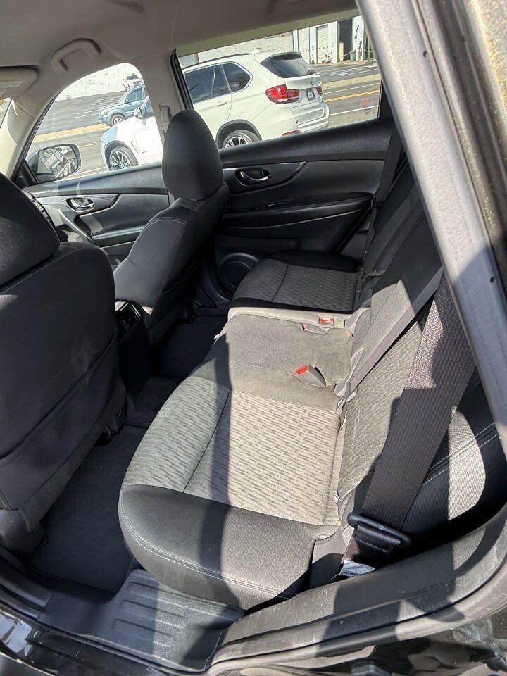 Used 2017 Nissan Rogue SV w/ SV Premium Package AWD/4WD image 8