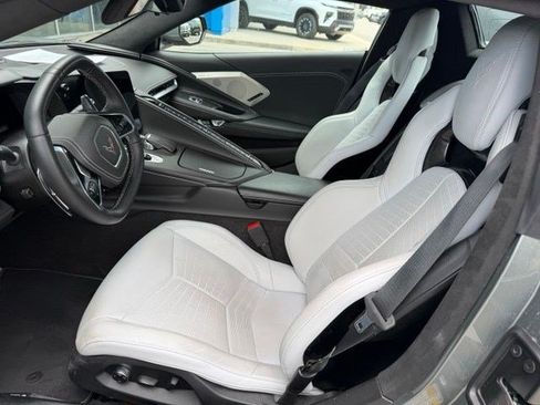 Used 2023 Chevrolet Corvette Stingray Premium Conv w/ Z51 Performance Package RWD image 7