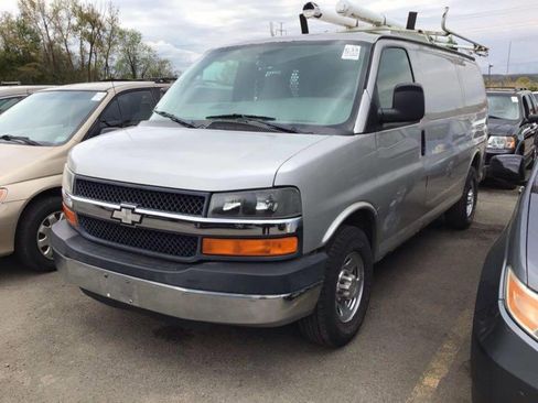 Used 2006 Chevrolet Express 2500 RWD image 1