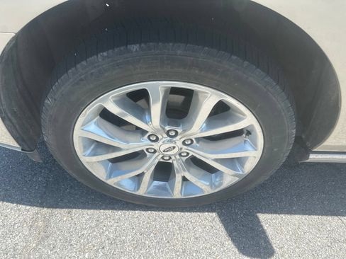 Used 2018 Ford Expedition Platinum AWD/4WD image 10