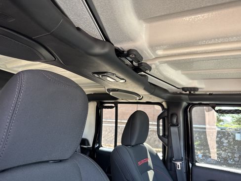 Used 2021 Jeep Gladiator Rubicon AWD/4WD image 22