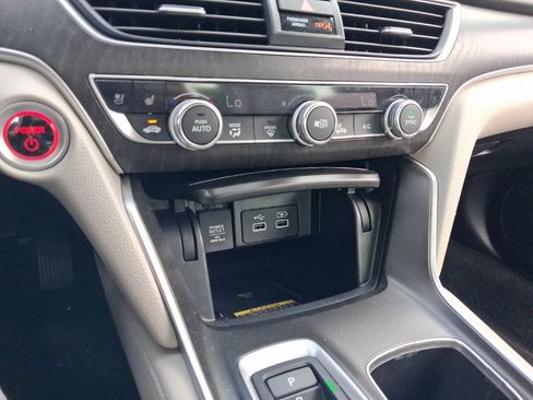 Certified 2022 Honda Accord Touring image 27