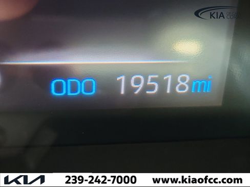 Used 2021 Toyota RAV4 XLE w/ Convenience Package FWD image 30