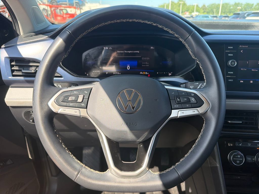 Used 2024 Volkswagen Taos SE AWD/4WD image 11