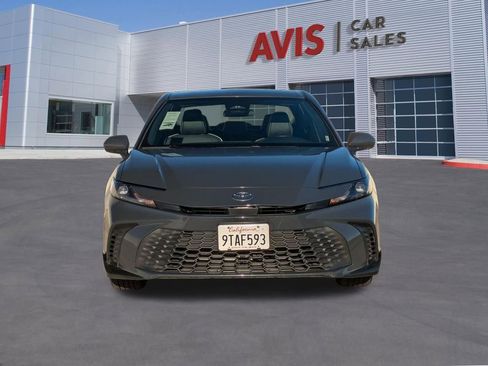 Used 2025 Toyota Camry SE image 2