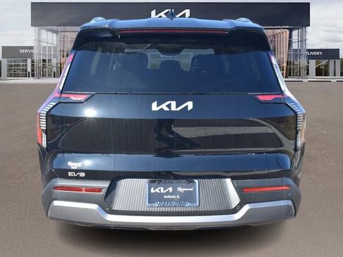New 2026 Kia EV9 Wind image 5