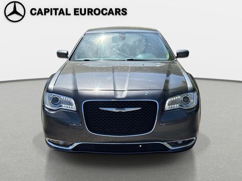 Used 2015 Chrysler 300 Limited w/ Driver Convenience Group RWD image 2