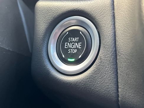 Used 2021 Chevrolet Tahoe Premier w/ Premium Package image 25