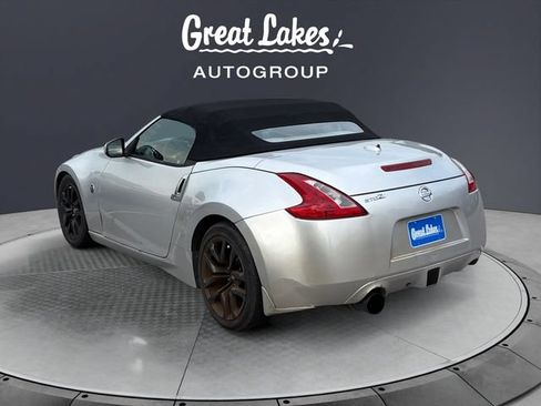 Used 2011 Nissan 370Z Roadster RWD image 3
