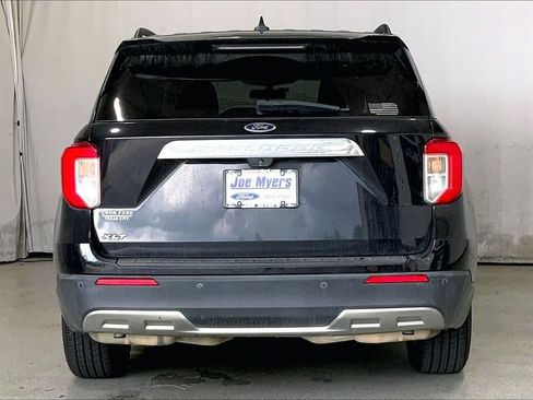 Used 2021 Ford Explorer XLT w/ Equipment Group 202A RWD image 4