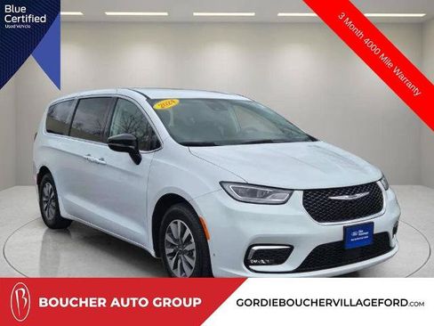 Used 2024 Chrysler Pacifica Limited FWD image 1