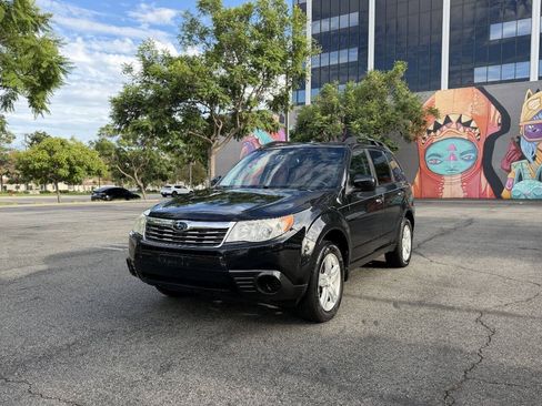 Used 2010 Subaru Forester 2.5X Premium AWD/4WD image 1