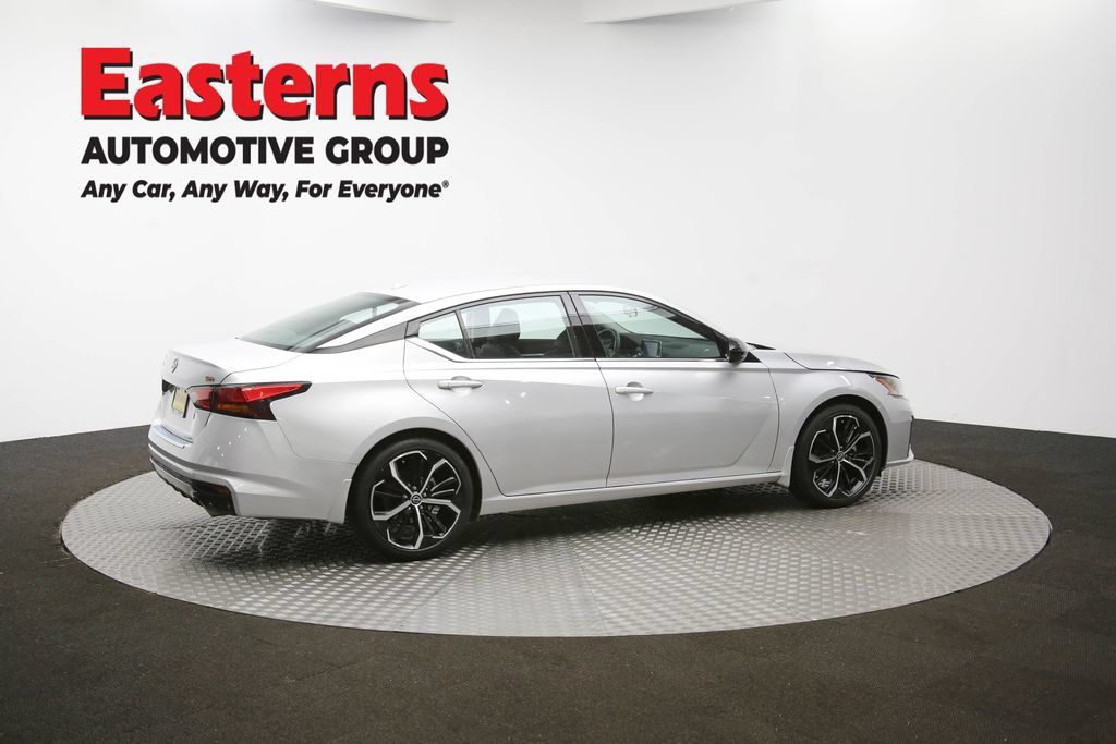 Used 2023 Nissan Altima 2.5 SR FWD image 39