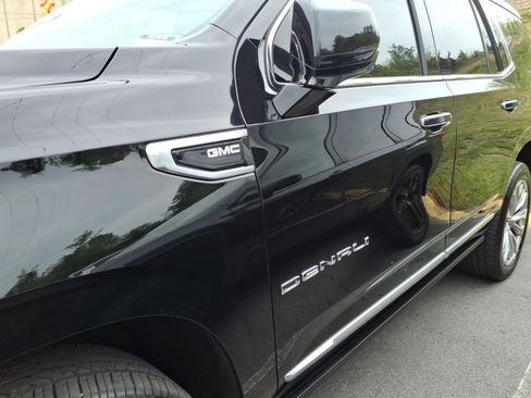 Used 2021 GMC Yukon Denali w/ Denali Premium Package AWD/4WD image 6