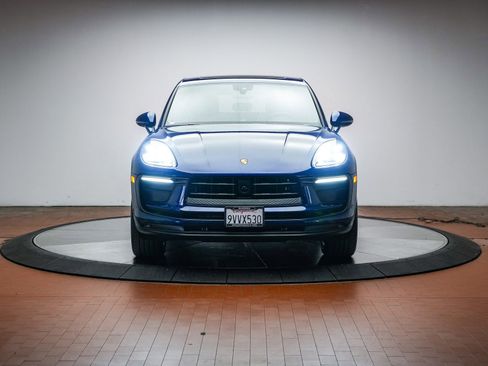 Certified 2026 Porsche Macan image 10