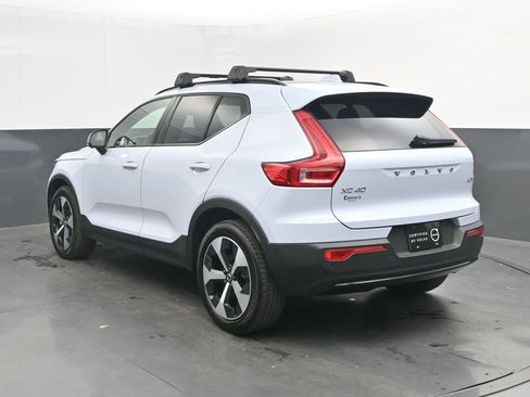 Certified 2025 Volvo XC40 B5 Plus AWD/4WD image 3