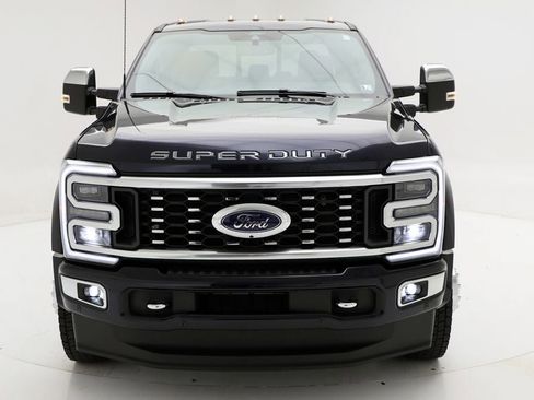 Used 2024 Ford F450 Platinum image 4