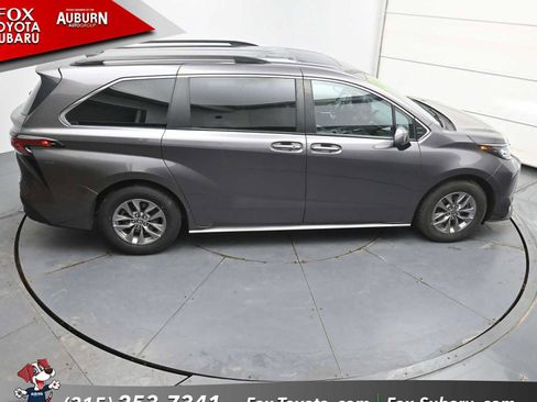Used 2022 Toyota Sienna XLE w/ XLE Plus Package image 26