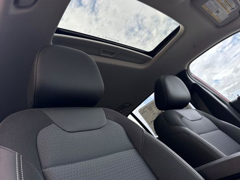 New 2026 Chevrolet Trax LT w/ Sunroof Package image 17