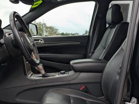 Used 2017 Jeep Grand Cherokee Limited image 21