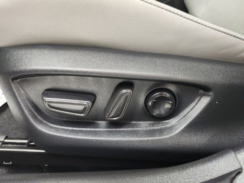 Used 2025 Toyota Camry SE image 52