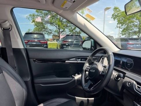 Certified 2024 Kia Seltos EX AWD/4WD image 38