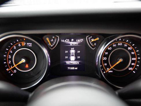 Used 2022 Jeep Gladiator Willys image 13