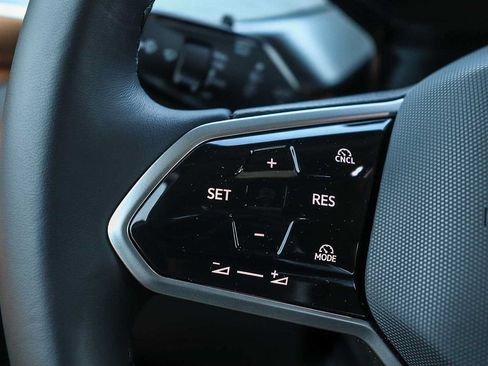 New 2025 Volkswagen ID. Buzz Pro S RWD image 25