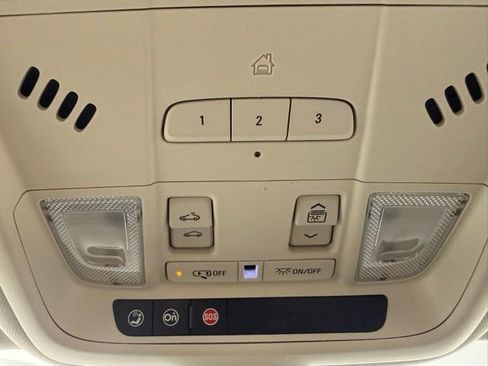 Used 2022 Cadillac XT6 Premium Luxury image 28