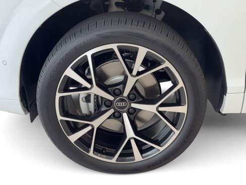 New 2026 Audi Q3 quattro 2.0T w/ 20" Wheel Package image 12