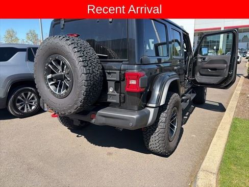 Used 2025 Jeep Wrangler Unlimited Rubicon image 5