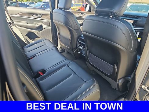 New 2026 Jeep Grand Cherokee Limited w/ Limited Altitude Package AWD/4WD image 11