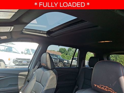 Used 2025 Honda Passport TrailSport image 13