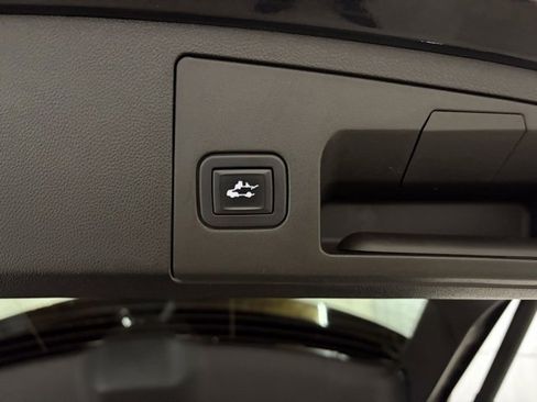 Used 2022 Cadillac XT4 Sport image 11