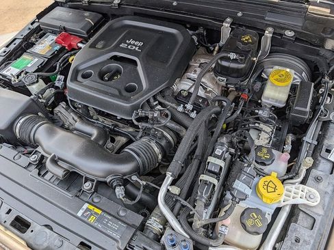 Used 2018 Jeep Wrangler Unlimited Rubicon w/ Steel Bumper Group image 18