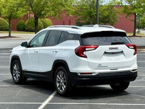 Used 2023 GMC Terrain SLT w/ Tech Package FWD image 5