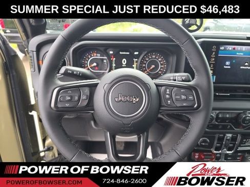 Used 2025 Jeep Gladiator Mojave w/ Convenience Group AWD/4WD image 12