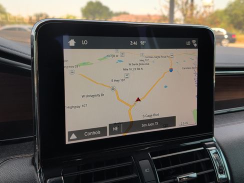 Used 2019 Lincoln Navigator L Reserve AWD/4WD image 18