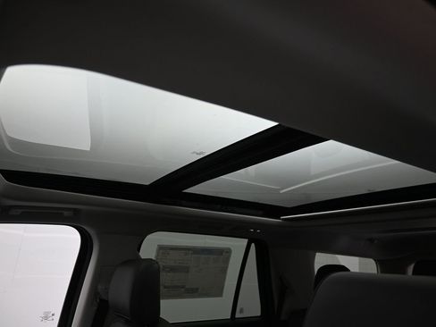 New 2025 Ford Expedition Active image 12