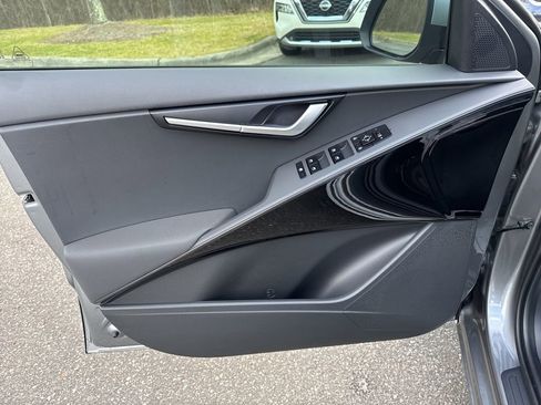 New 2026 Kia Niro EX image 10