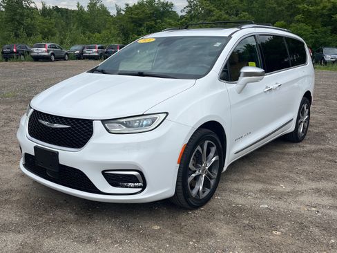 Used 2021 Chrysler Pacifica Pinnacle AWD/4WD image 4