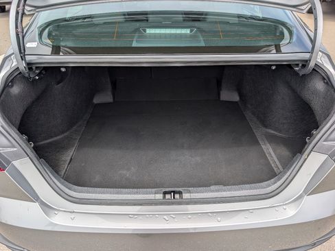 Used 2025 Toyota Camry SE FWD image 9