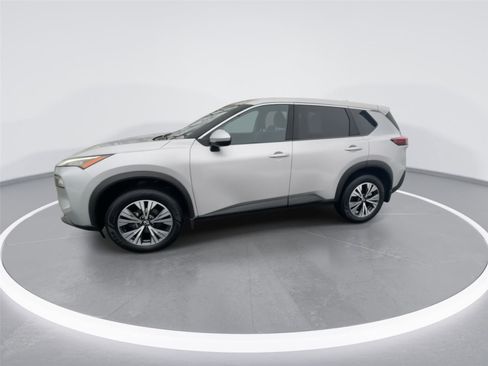 Used 2022 Nissan Rogue SV image 5