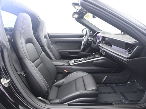 Certified 2024 Porsche 911 Targa 4S AWD/4WD image 23