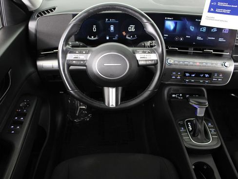 Certified 2024 Hyundai Kona SEL AWD/4WD image 8