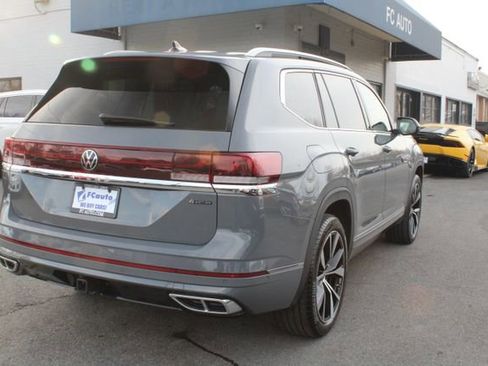 Used 2025 Volkswagen Atlas SEL Premium R-Line image 10