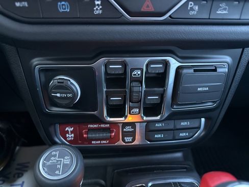 Used 2024 Jeep Wrangler Unlimited Rubicon 4xe image 72